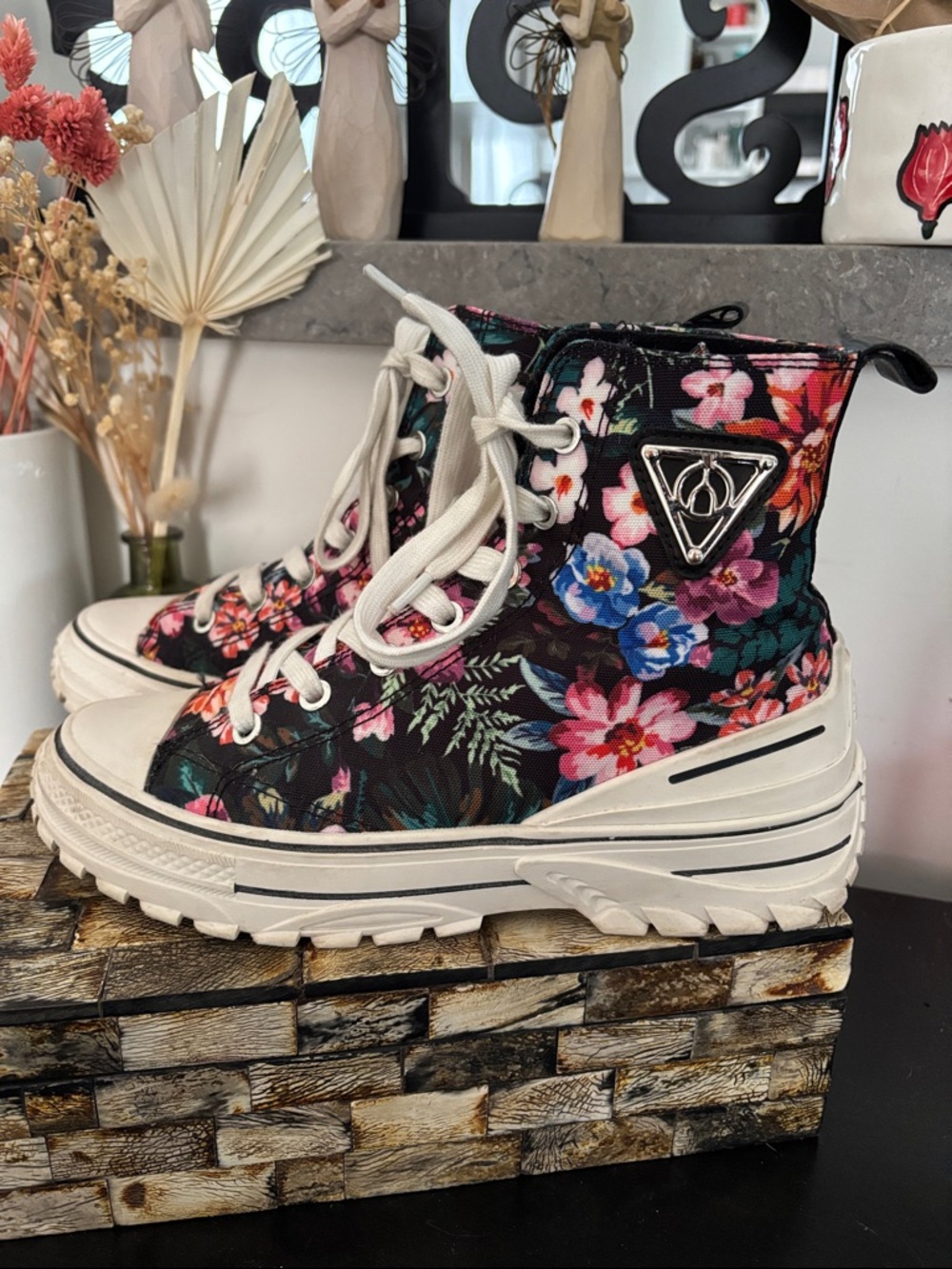 WISHBONE (6) Collection Floral High-Top Canvas Sneakers Black Pink Platform - 6 - Picture 5 of 16